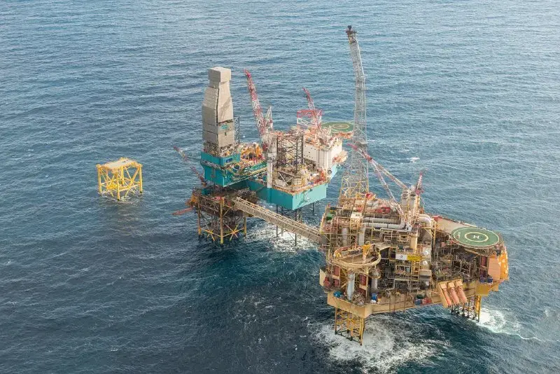 February 24, 2013 - Aerial Photo showing Elgin B jacket and Rowan Viking alongside