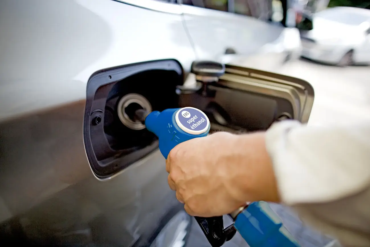 super_ethanol_e85.jpg