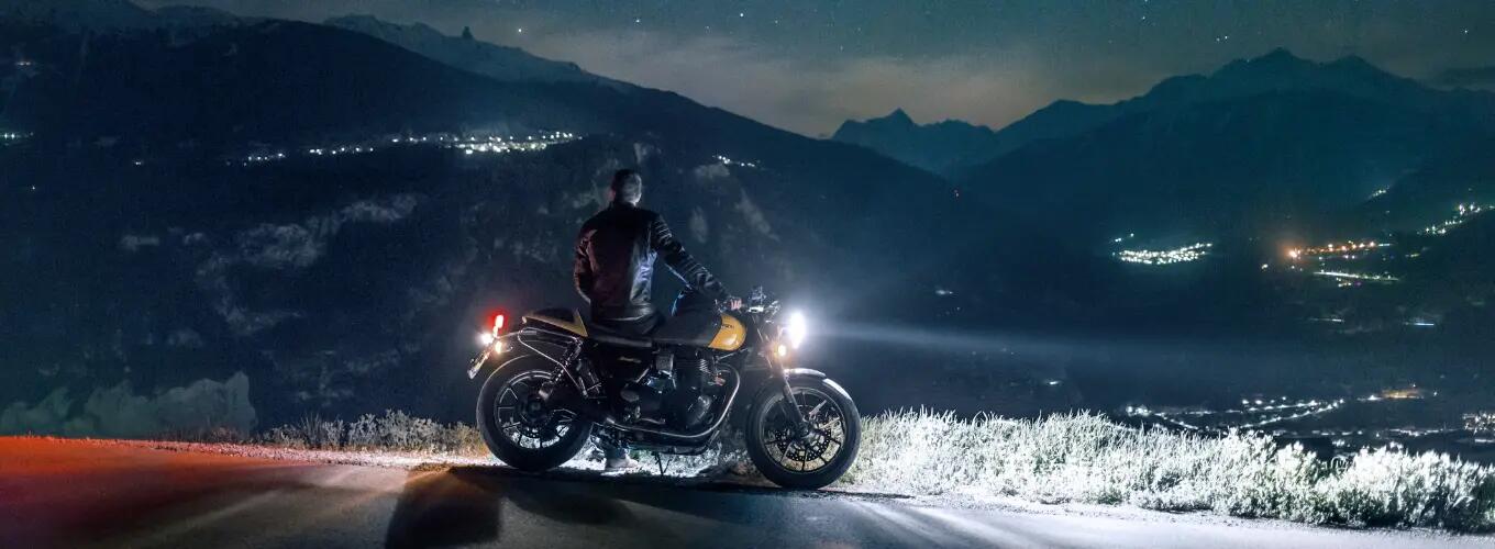 elf moto oil - cover internal - 1360x500 px