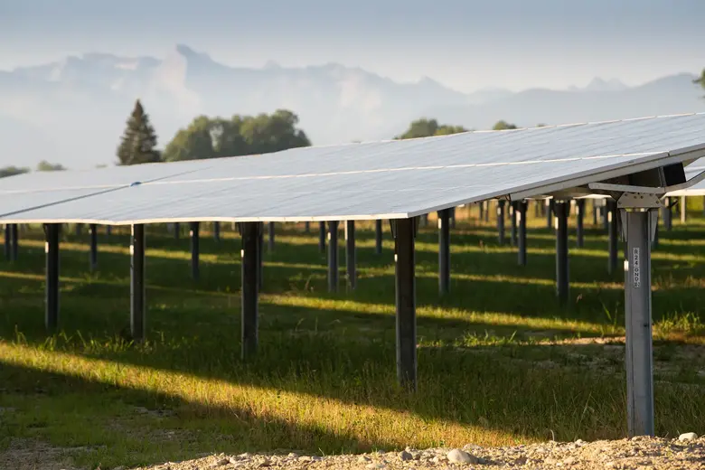 Centrale solaire au sol de Monein, Pyrénées Atlantique-France, développée par Total Quadran