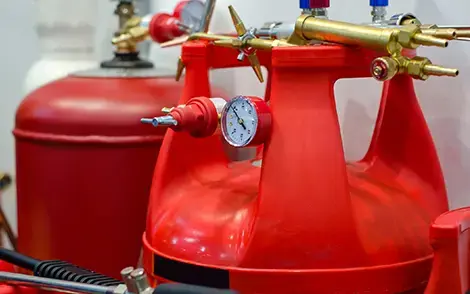 Flüssig Gas Butan und Strom von TOTAL