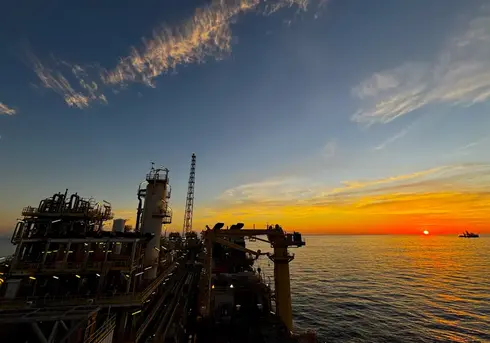 foto olivier fpso cidade de caraguatatuba