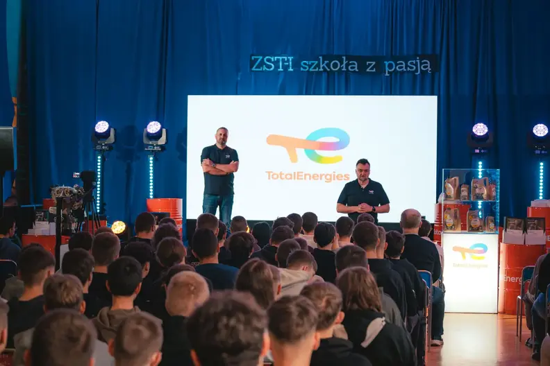 totalenergies_buskozdr48