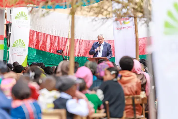 TotalEnergies et Ravinala Airports investissent pour l’avenir de l’éducation