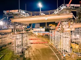 la traverse du pont interne est soulevée