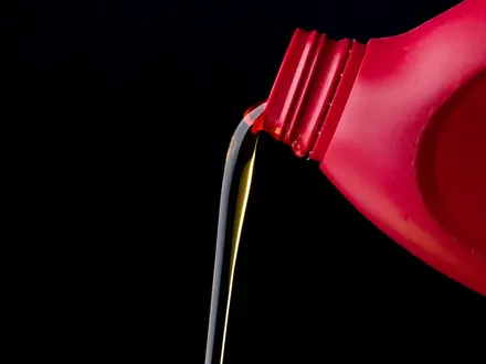 generic_oil_pouring