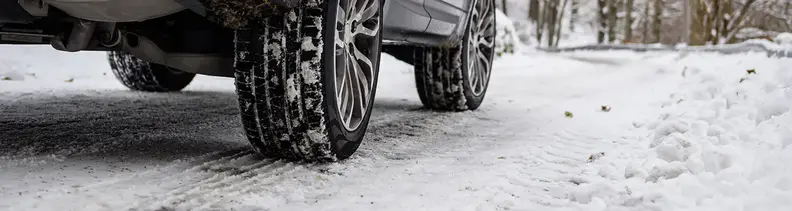 Autoreifen auf Schnee