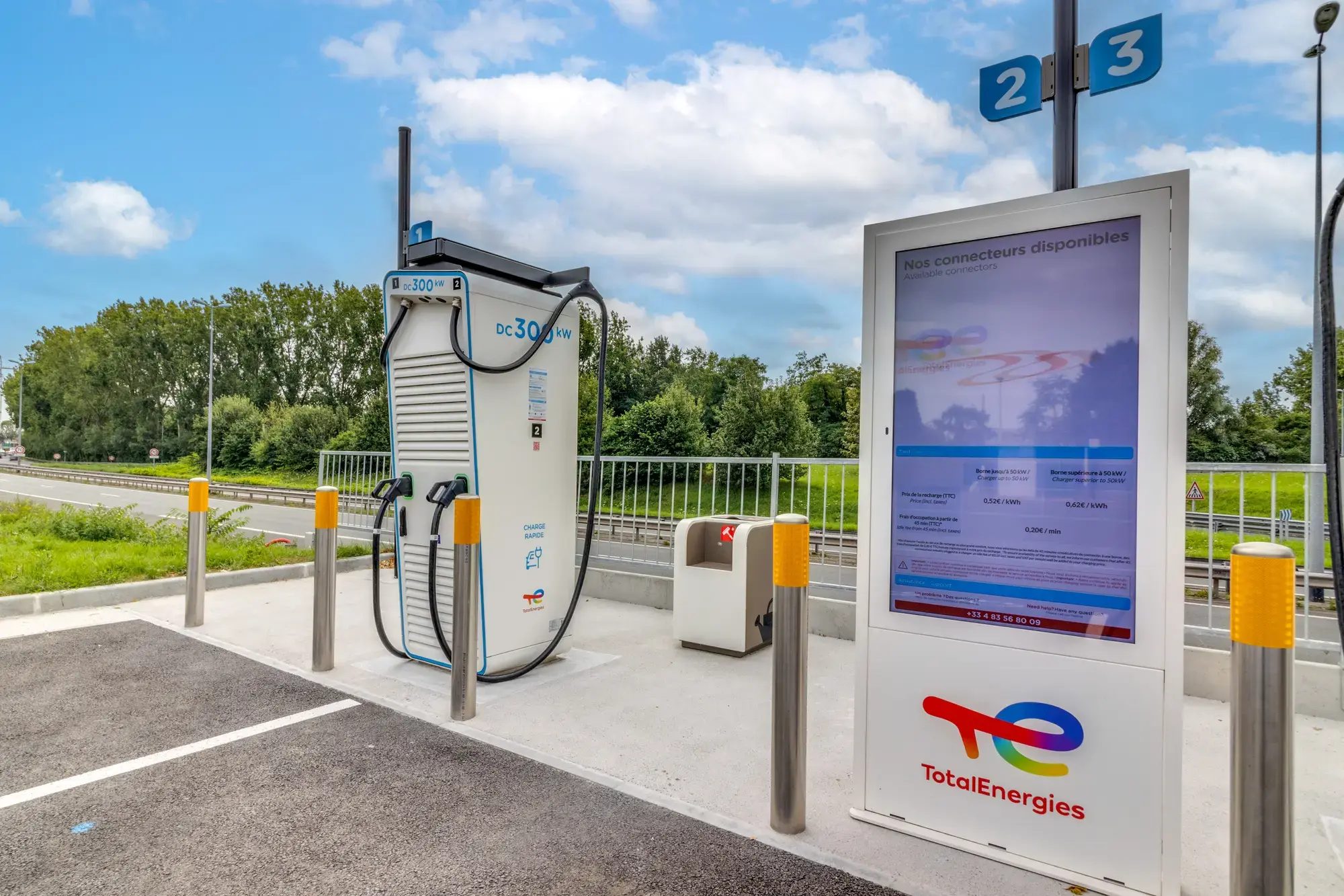 Station-service TotalEnergies - Borne de recharge electrique