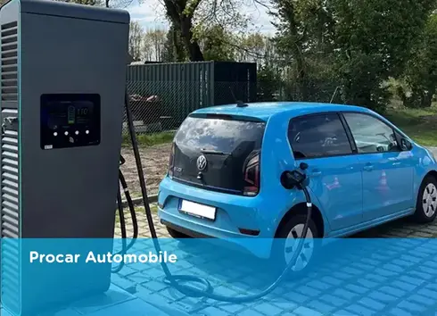 Parkplatz Procar mit Auto beim laden