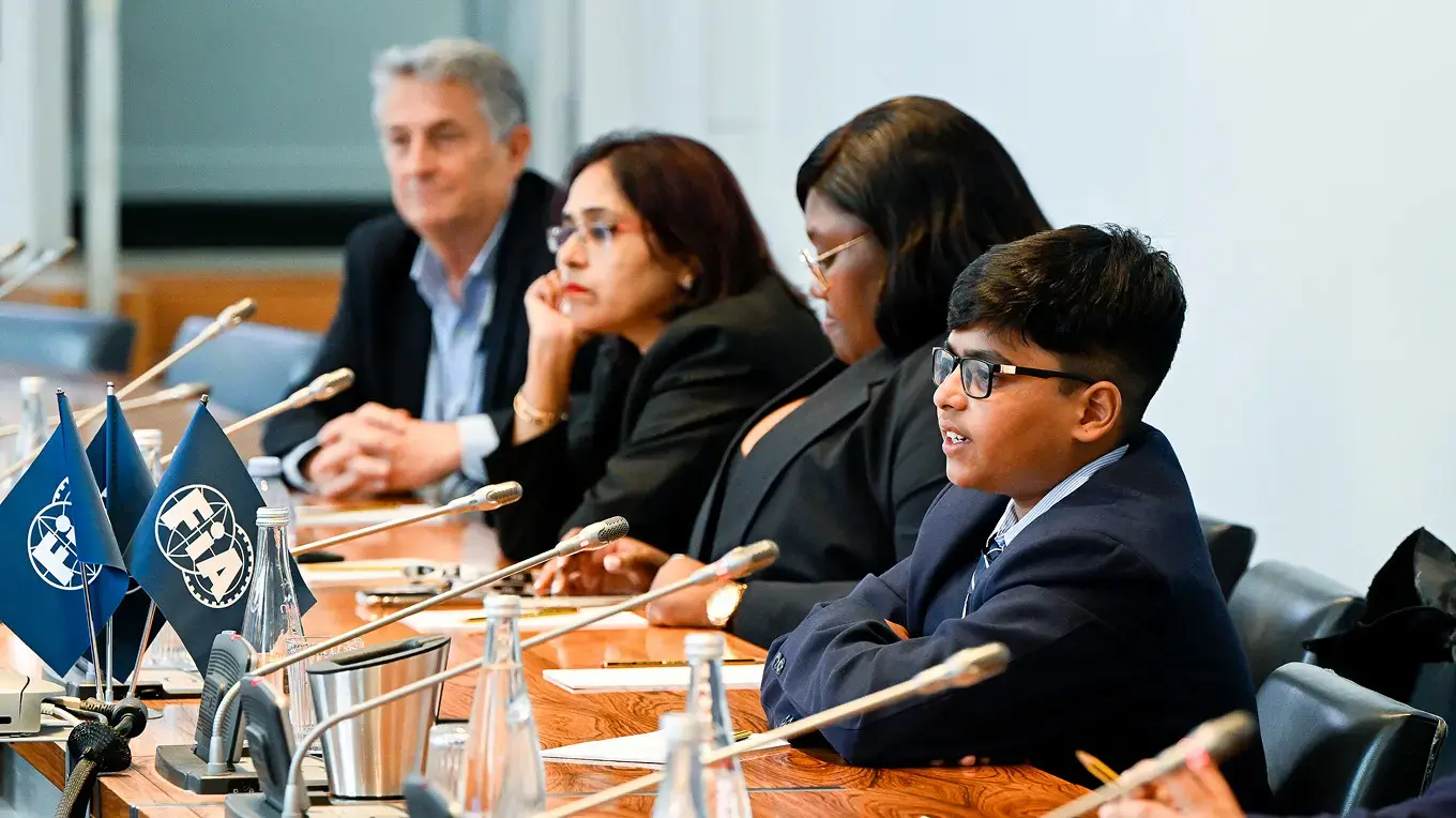 Les ambassadeurs du programme VIA en échange à Paris, retrouvez les 5 élèves de l’école publique Jayawant en images 4/5