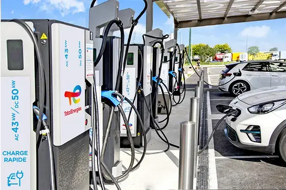 Ladesäulen an der Tankstelle