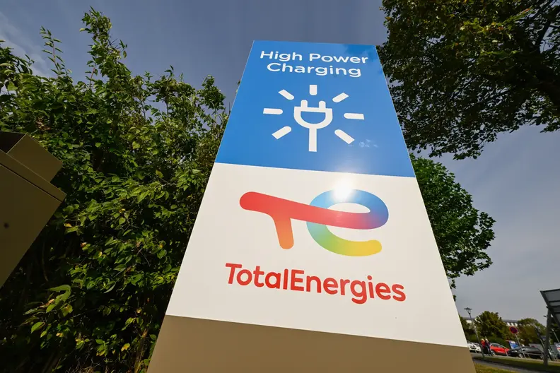 High Power Charging Saeule