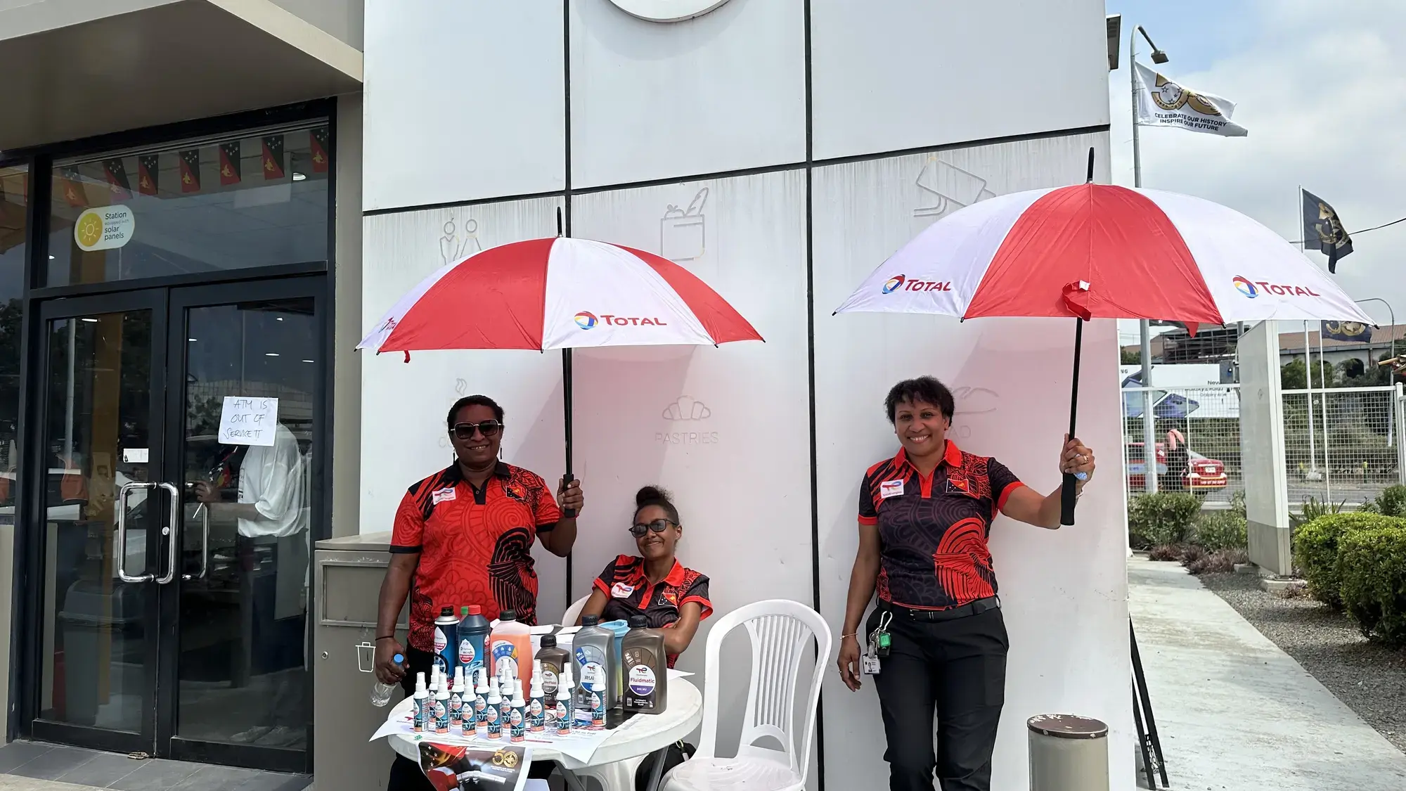 customer day : Service station PNG
