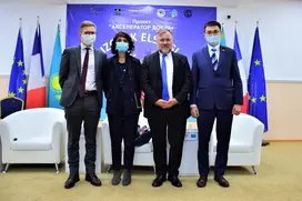 Генеральный директор TotalEnergies EP Kazakhstan Алем Фрига-Ной, Генеральный директор TotalEnergies Marketing Kazakhstan Соболь Дмитрий, Генеральный консул Франции Алексис Шахтахтинский и Ректор КазНПУ им. Абая Дархан Билялов