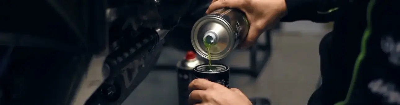 Si no cambiás el aceite de la moto en forma regular puede pasar esto... Mirá.