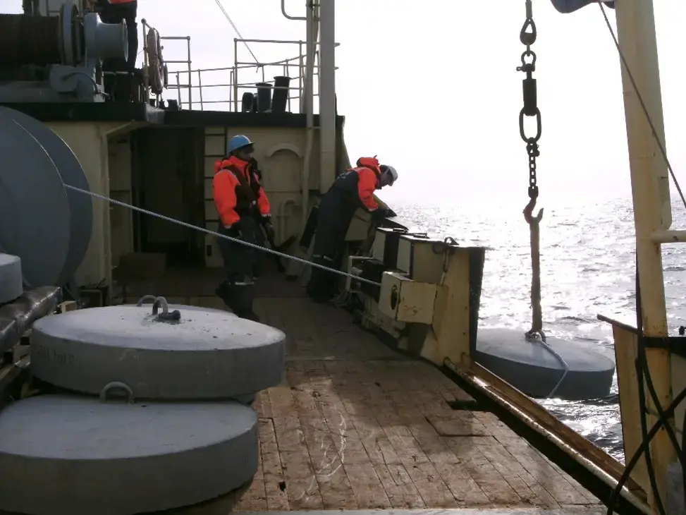 the pods (measuring devices incl