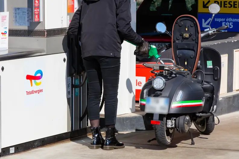 Station-service Saint Cassien à Cannes, France