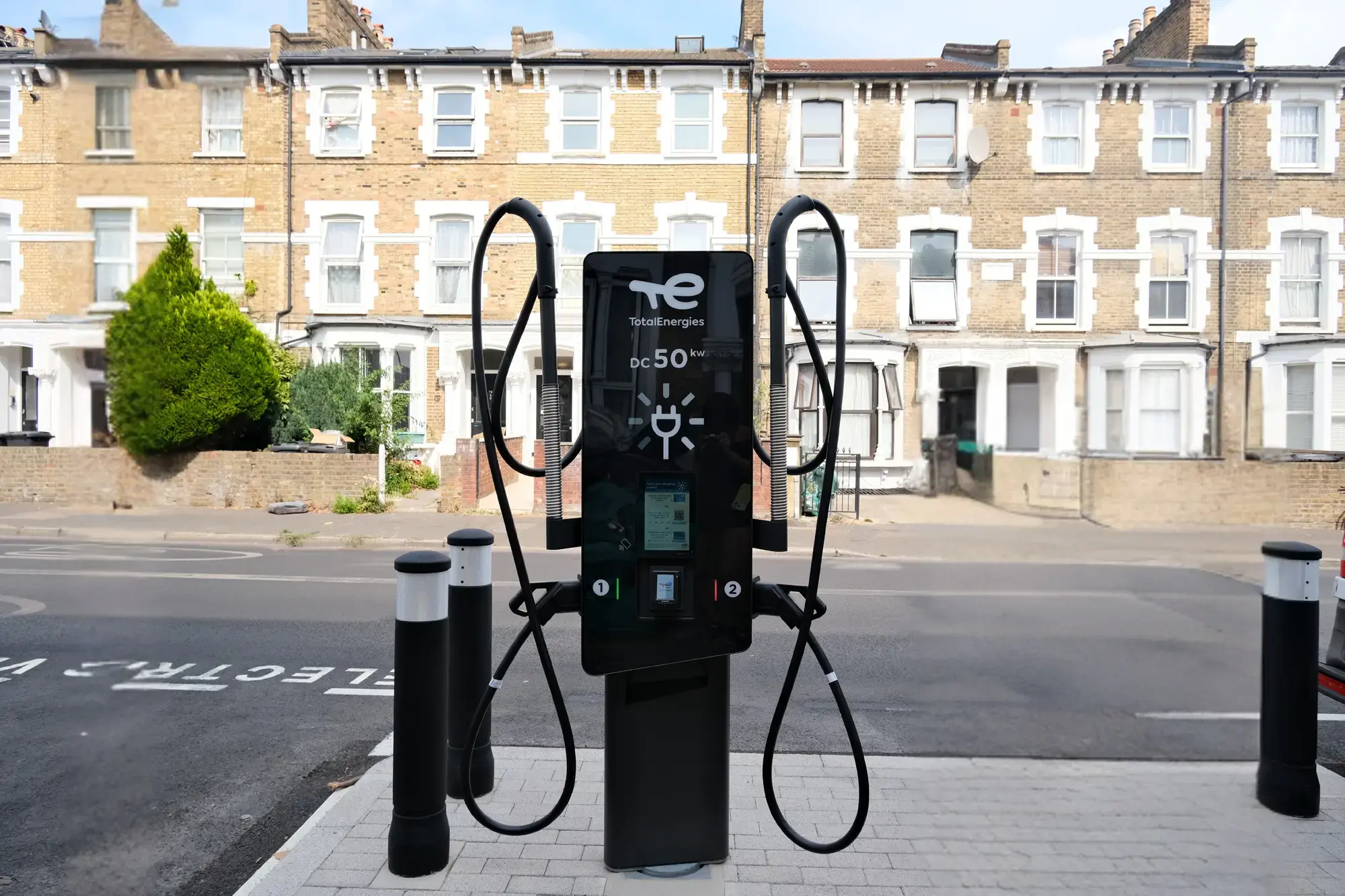 TCSUK 50kW DC on street