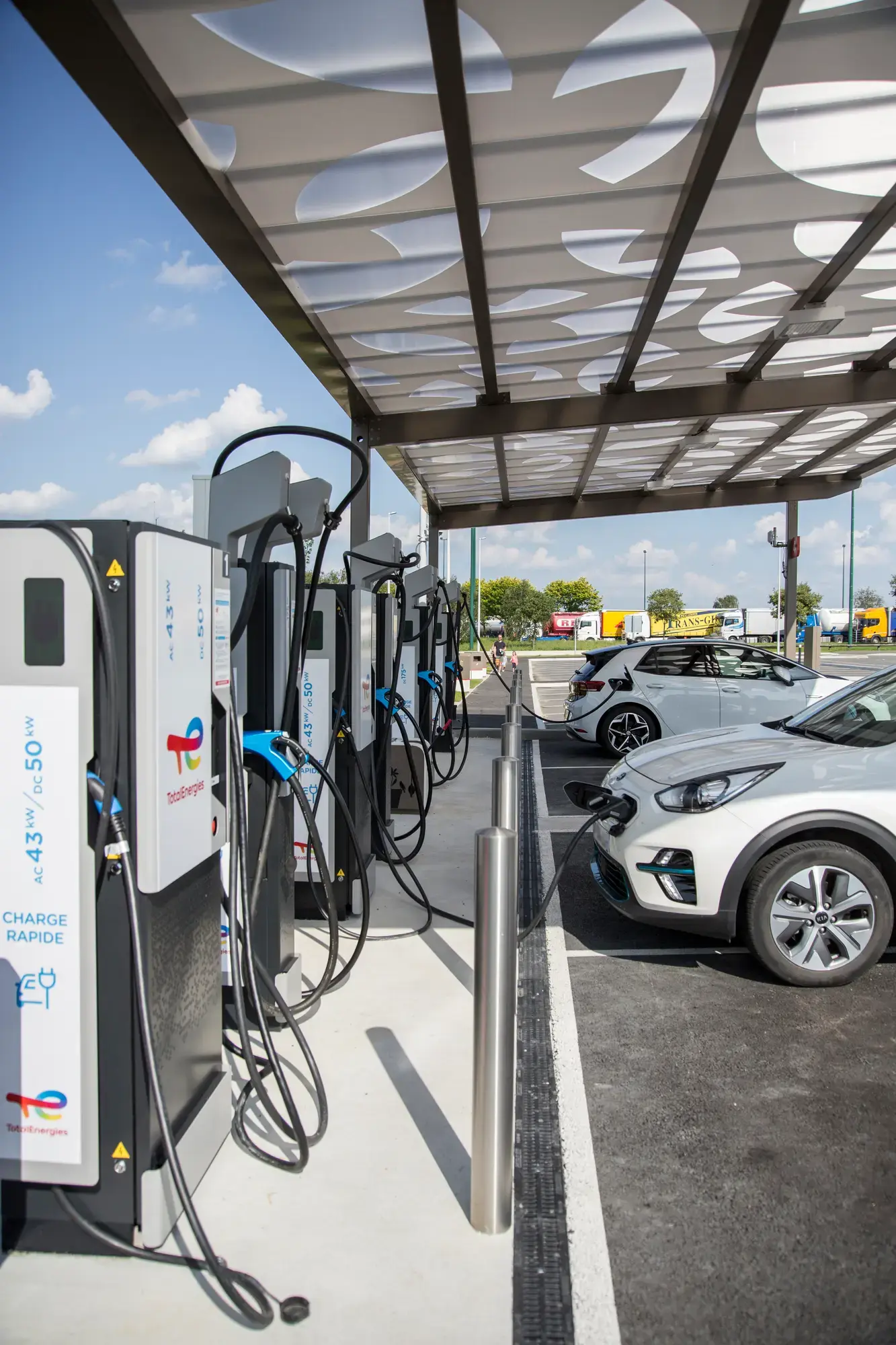 TotalEnergies solarized station in Ressons