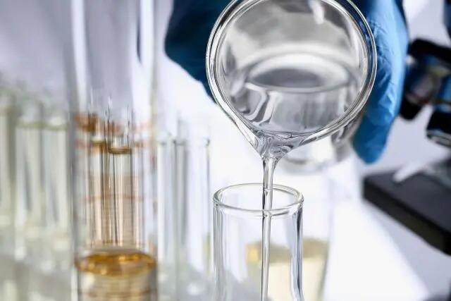 Lösemittel und Spezialoele TotalEnergies