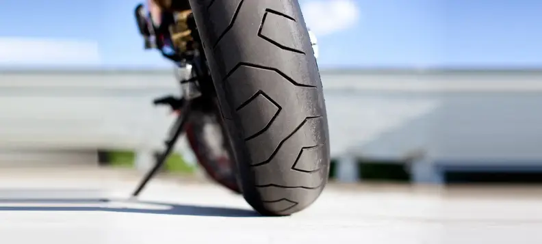 Pneu moto&nbsp;