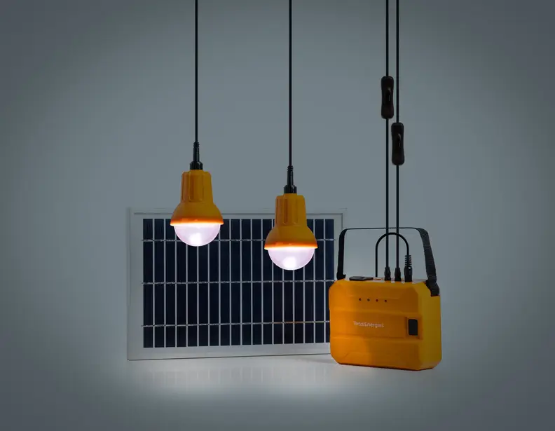 home sunshine lite - bulbs allumés et branchés panneau boitier