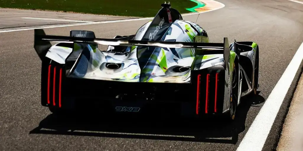TotalEnergies FIA WEC Peugeot9x8 Motorsport Hypercar Peugeot Racing Pioneering Performance Again World Endurance Championship Transición Energética Excellium Racing 100 Aceite De Motor Cambio De Aceite Hypercar LeMans24 6h Spa Francorchamps