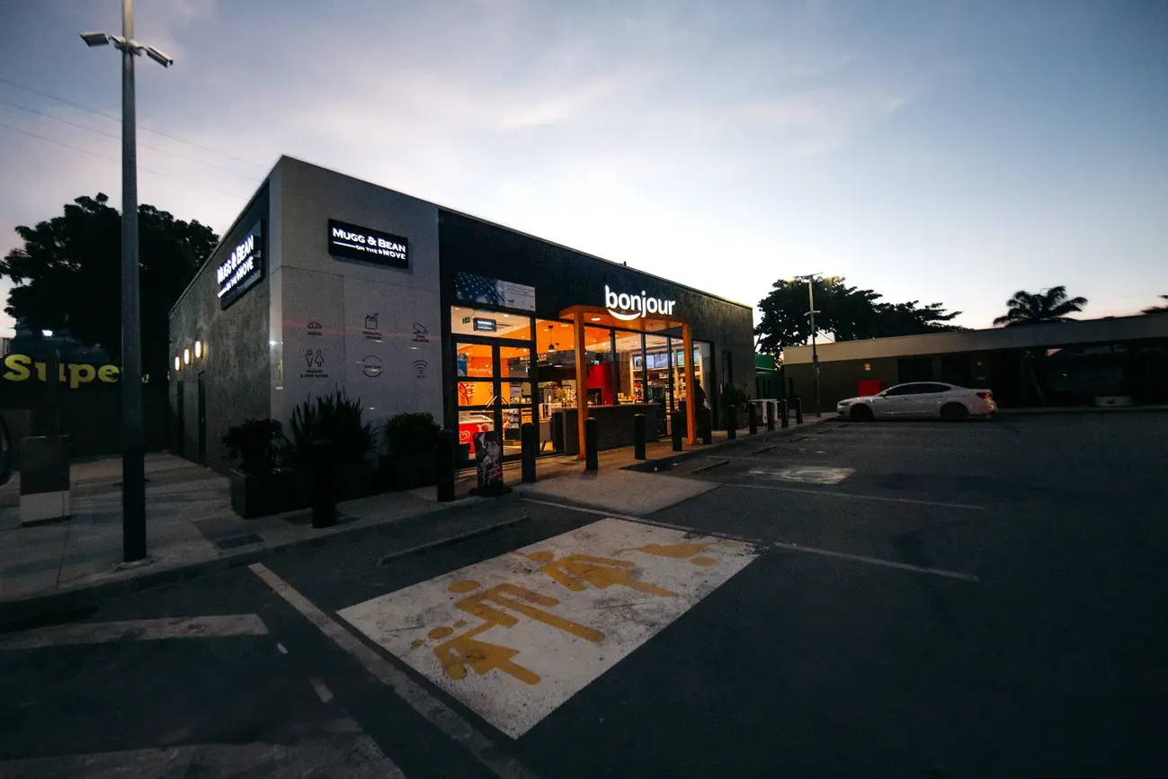 Capossoca Gas Station (Luanda, Angola)