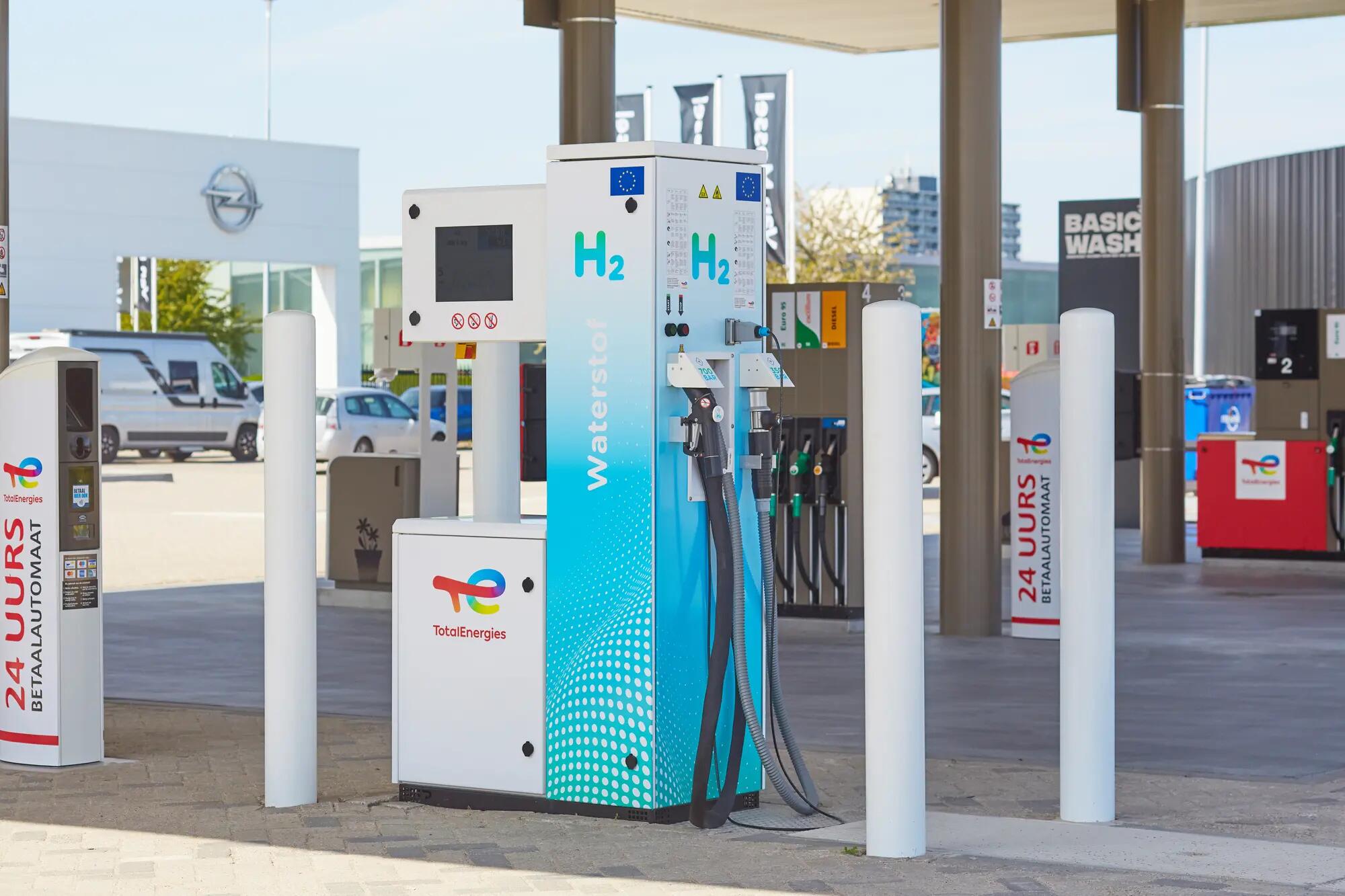 Hydrogen dispenser at a TotalEnergies location
