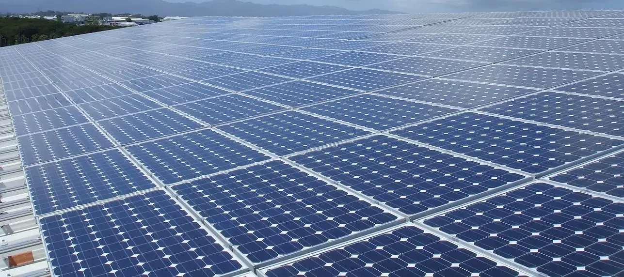 mehrere Solarpanelle 