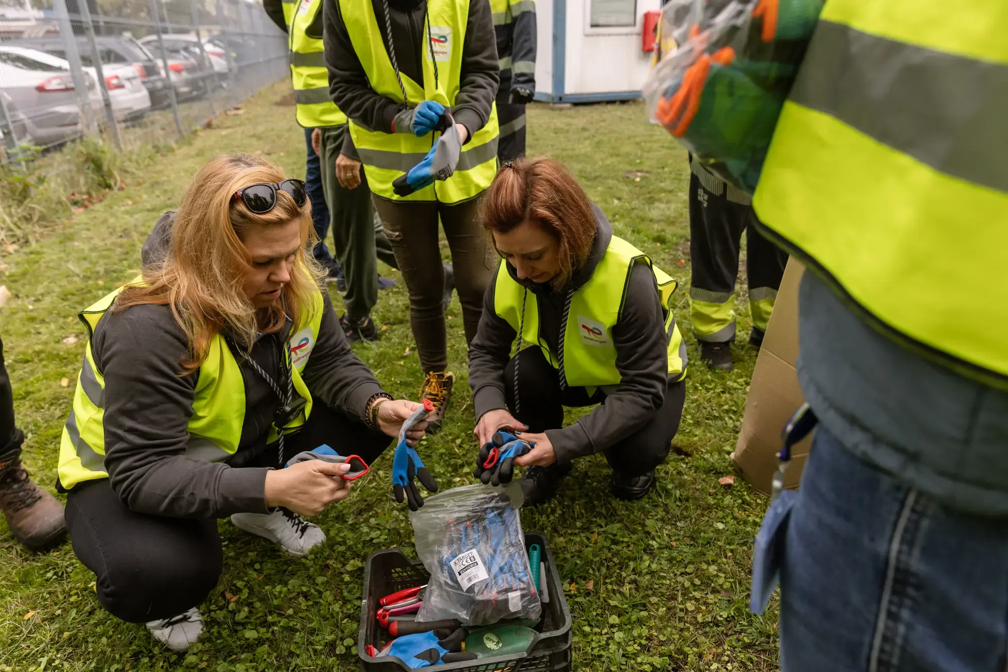 Zakładanie rękawiczek