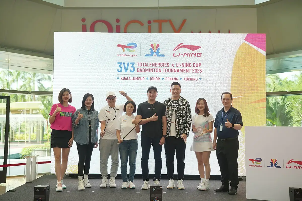 Former badminton legends, Janice Woon, Goh Liu Ying, Tan Boon Heong; Business Development Head of Li-Ning Malaysia, Simon Soh; Managing Director of TotalEnergies Marketing Malaysia, Jennifer Li; Director of Sunlight Sports Sdn Bhd, Dato Sri Sam Soh; Li-Ni