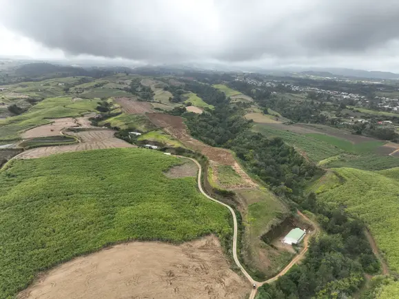 Vue aérienne du terrain pour le projet agrivoltaïque Volailles Bio Fleury