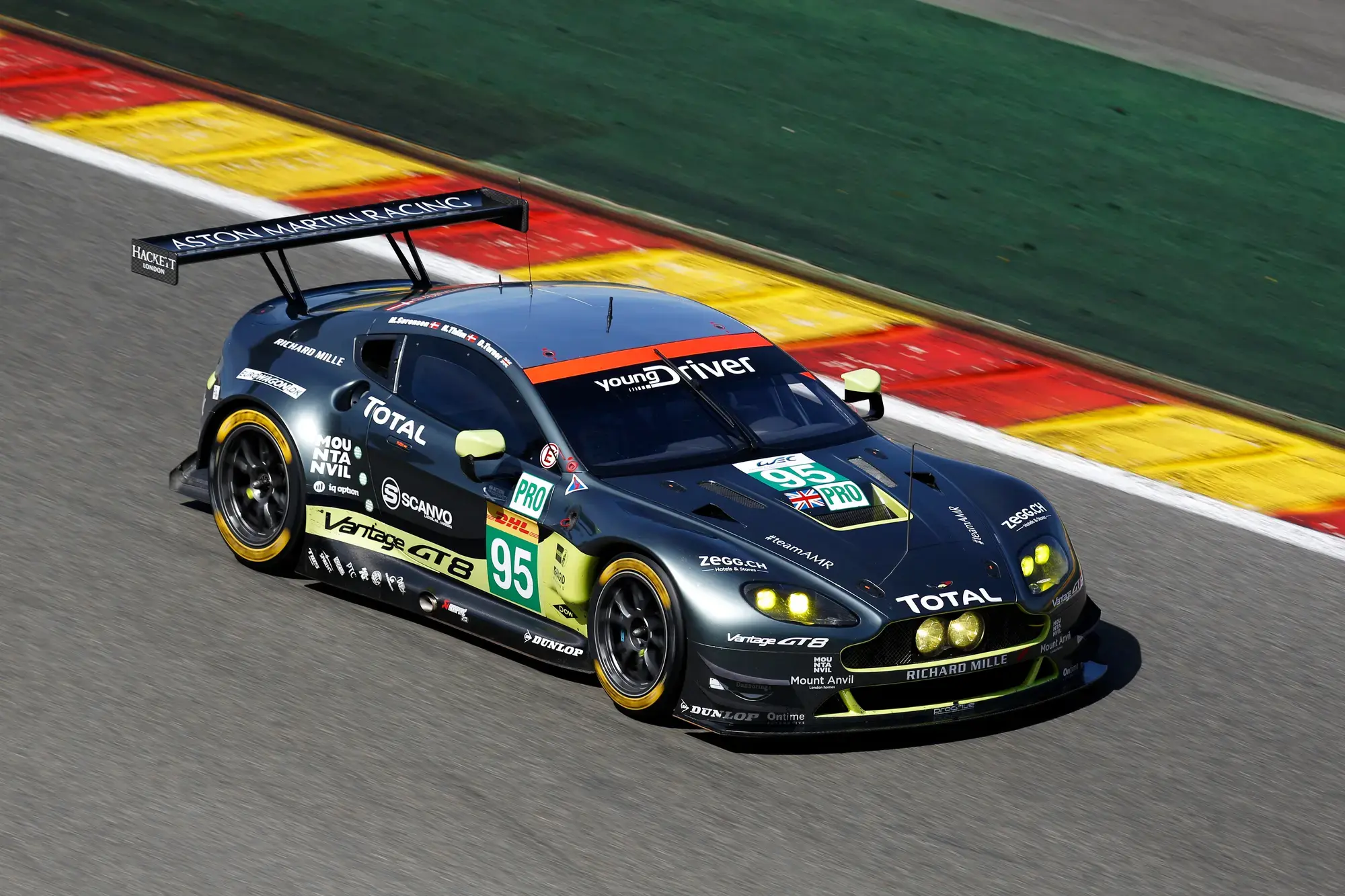 1.2.5.1 Quartz_Aston_Martin auto.jpg