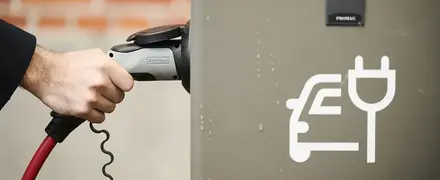 auto die de leiding heeft
