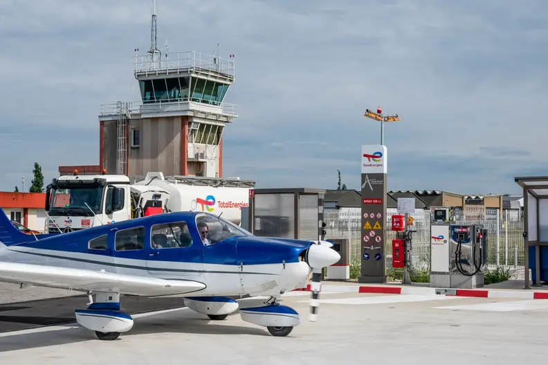 Station d'avitaillement TotalEnergies à l'aéroport de Valence