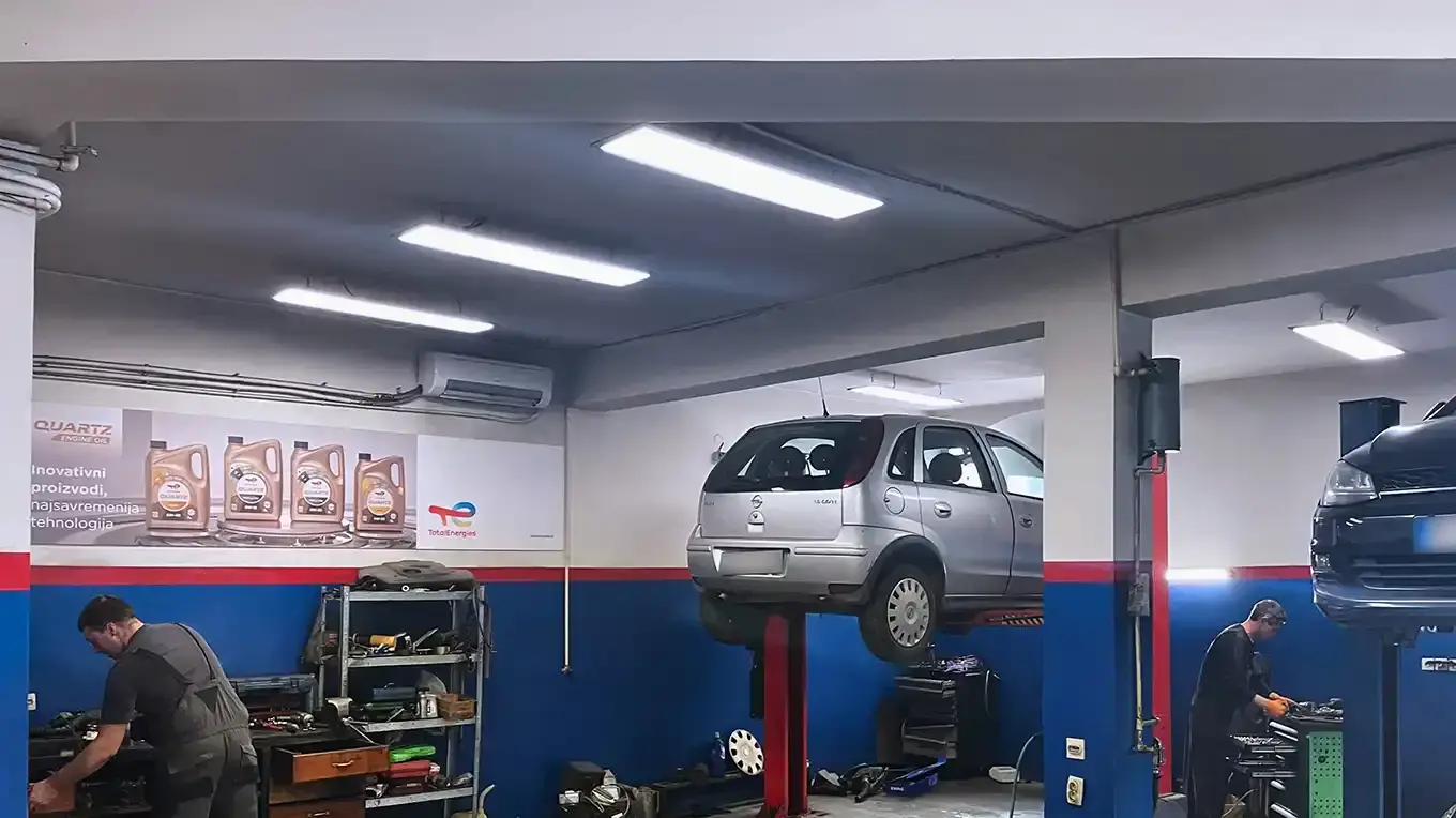 AUTO-SHOP