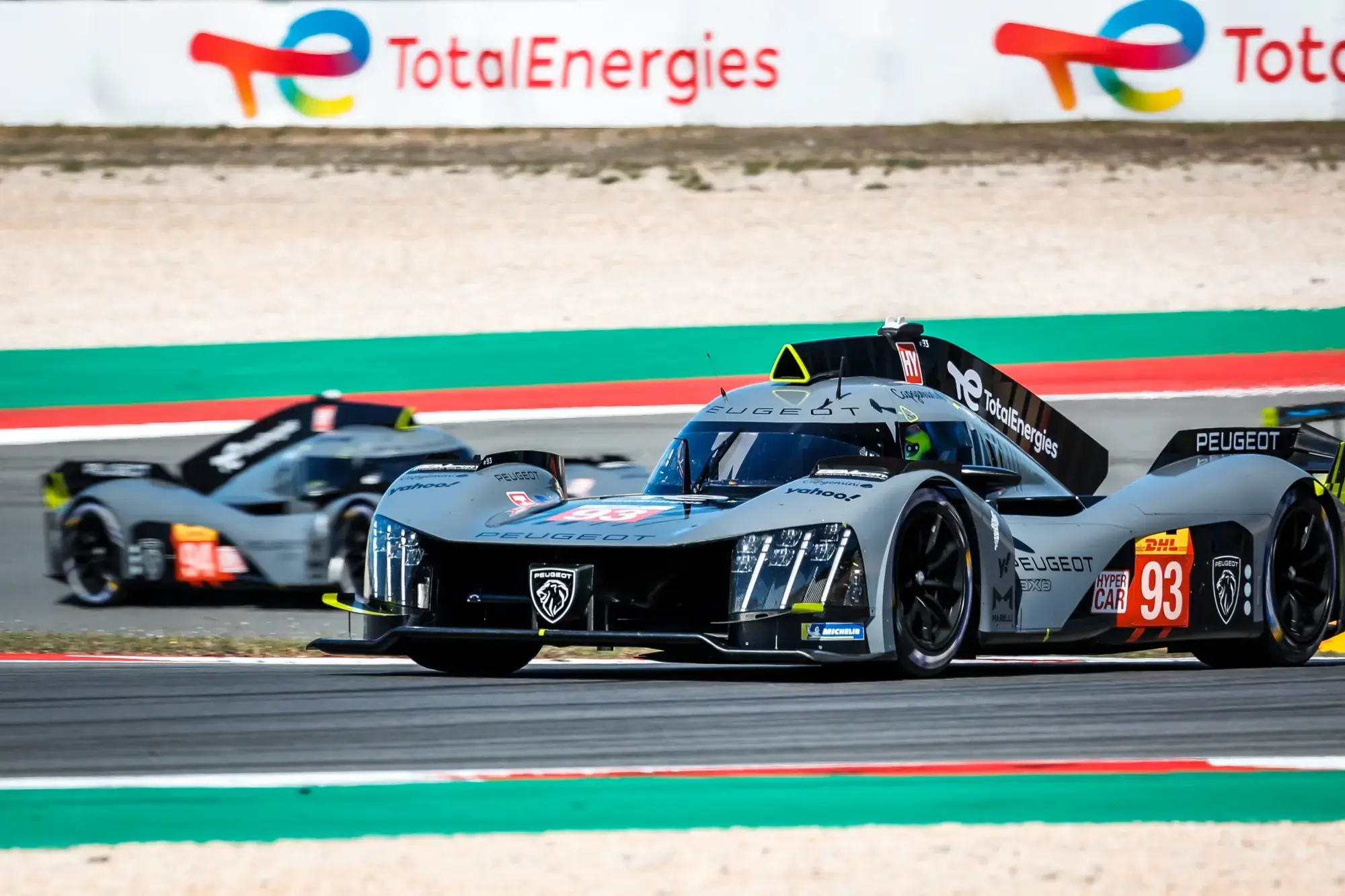 TotalEnergies Peugeot Hypercar 9X8 World Endurance Team Cambio de Aceite de Motor 24h Le Mans Racing Motorsport Pioneering Performance Again