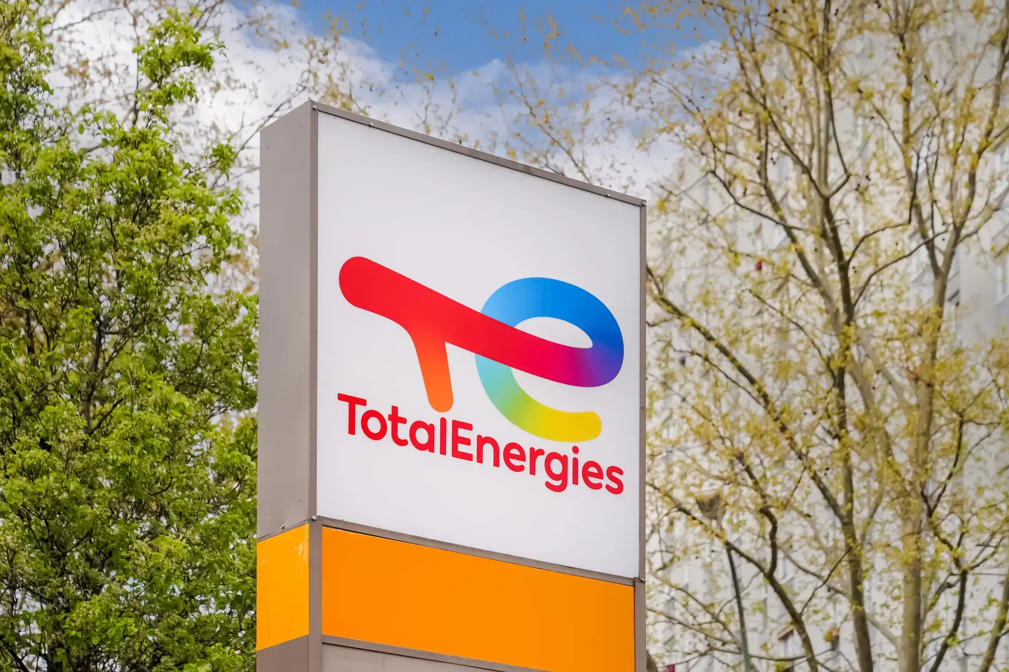 TotalEnergies Issy-les-Moulineaux service station
