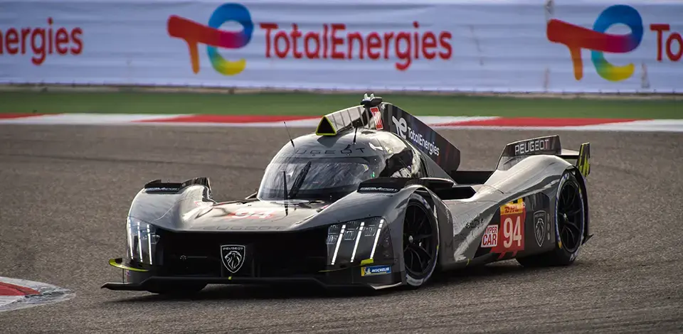 TotalEnergies Energías Renovables Transición Energética WEC Fórmula E Peugeot Hypercar Cambio de Aceite de Motor