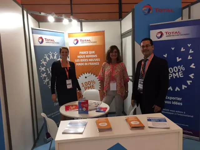 L’équipe de TDR sur son stand: Mathilde Bourgeois, Carole Sauneuf&nbsp;et Laurent Gautron, Délégué Régional Auvergne Rhône-Alpes.