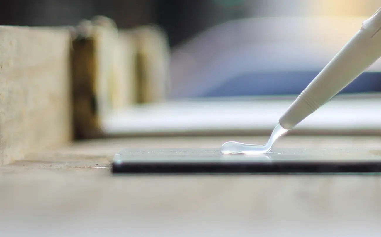 Detail použití silikonu