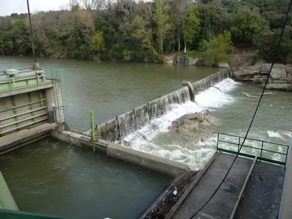 hydroelectric dam total quadran