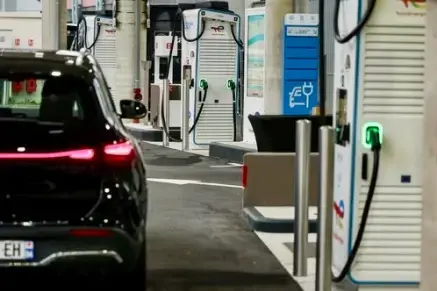 Borne de recharge electrique - 33%