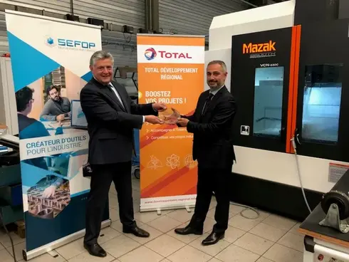 Remise du Trophée à Sefop/Someve