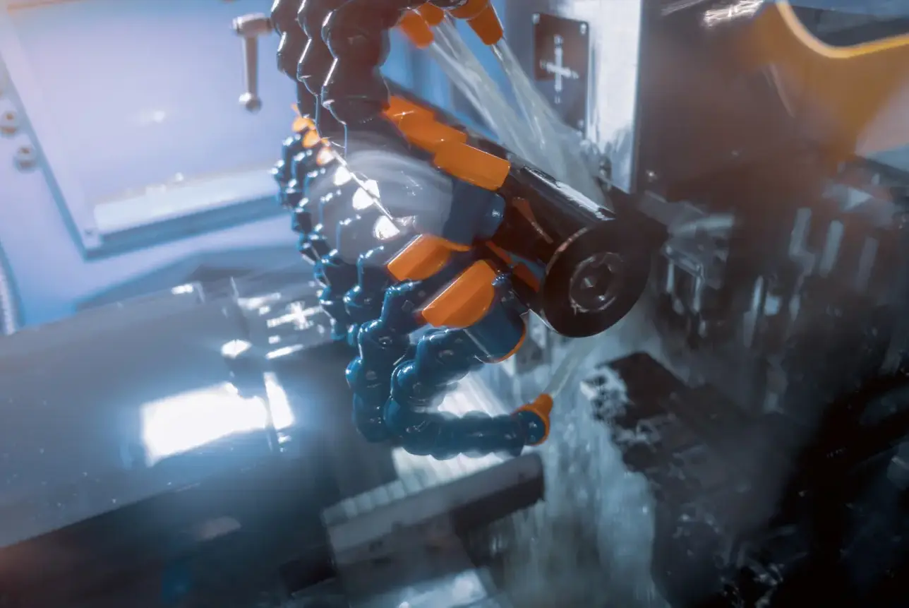Machine tools with metalworking fluid