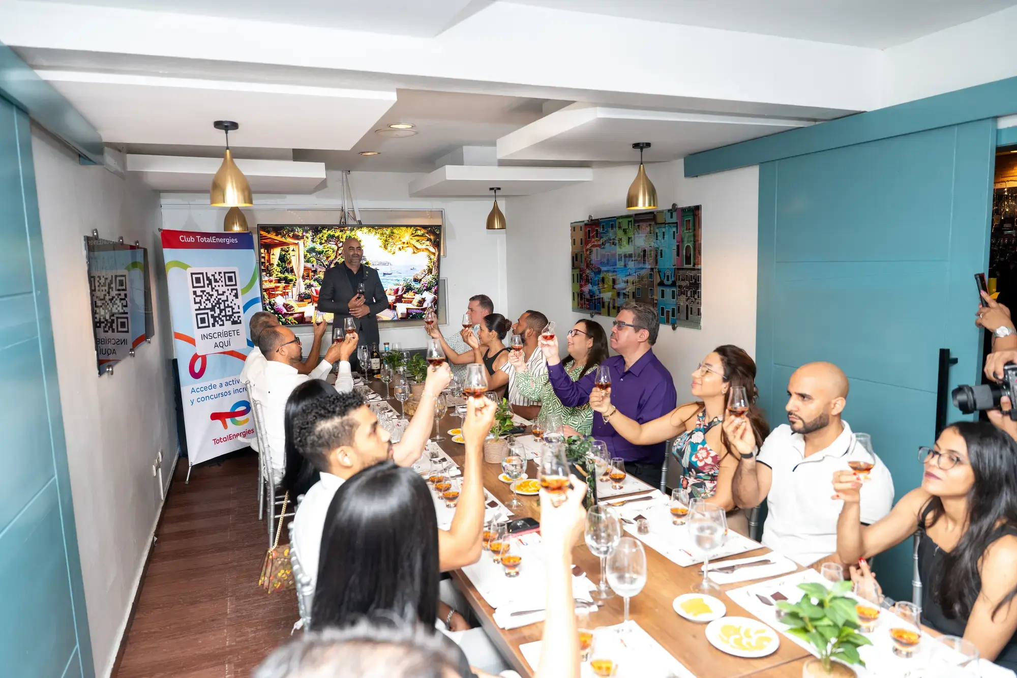 club totalenergies - Cata de Ron en Celebración a los Padres