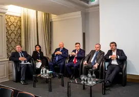 De gauche à droite : Bernard KLEYNHOFF (Conseiller Régional, Président de la commission « Industrie, Innovation, Nouvelles Technologies et Numérique » au conseil régional SUD PACA), Christine CABAU WOEHREL (Présidente du Directoire du Grand Port M
