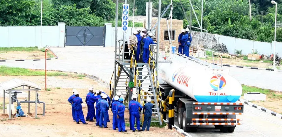 Trucks drivers in a test session at the Total Truck Driving School