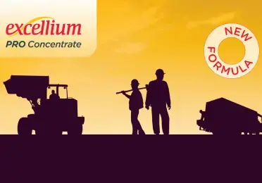 Siluety dělníků a pracovní strojů na oranžovém pozadí